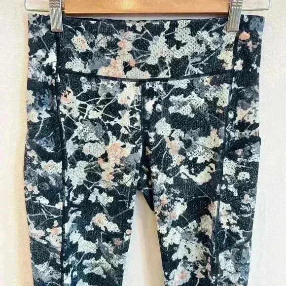 Lululemon Spring Bloom Multi Speed Up Tights Size 6 - Picture 2 of 11